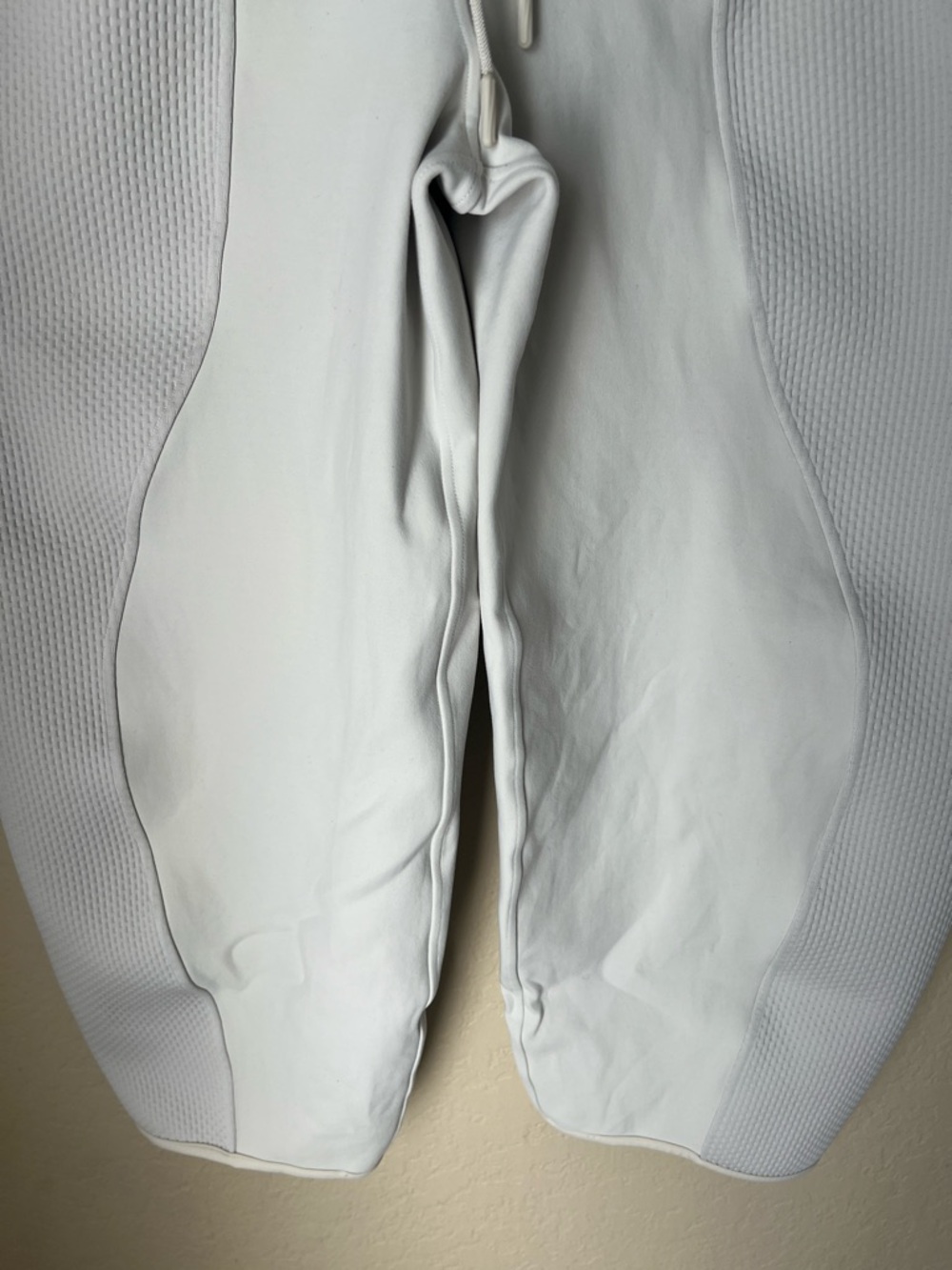 Lululemon ivory mixed fabric relaxed taper pants - Picture 4 of 10